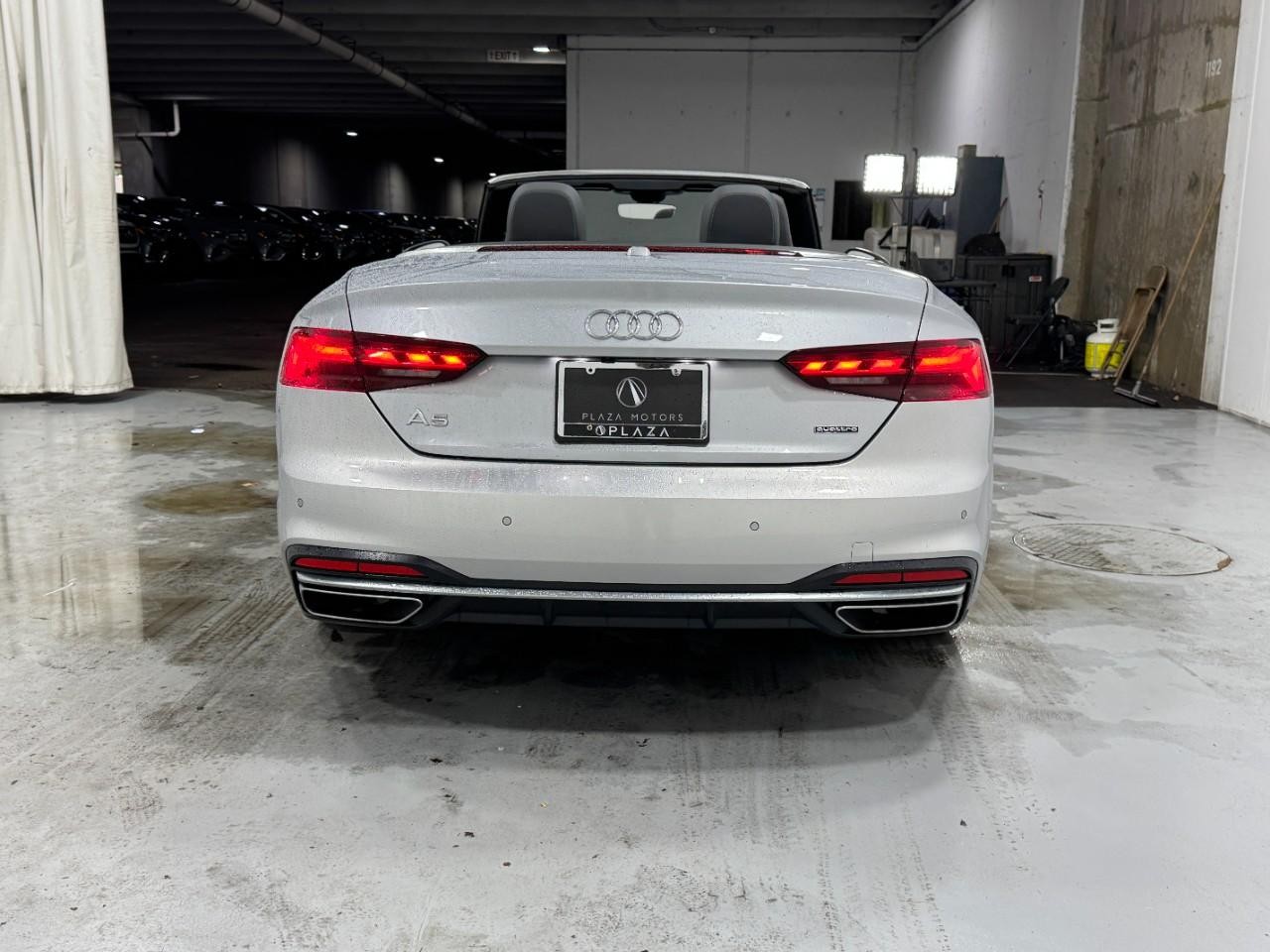 Audi A5 Cabriolet Vehicle Full-screen Gallery Image 9