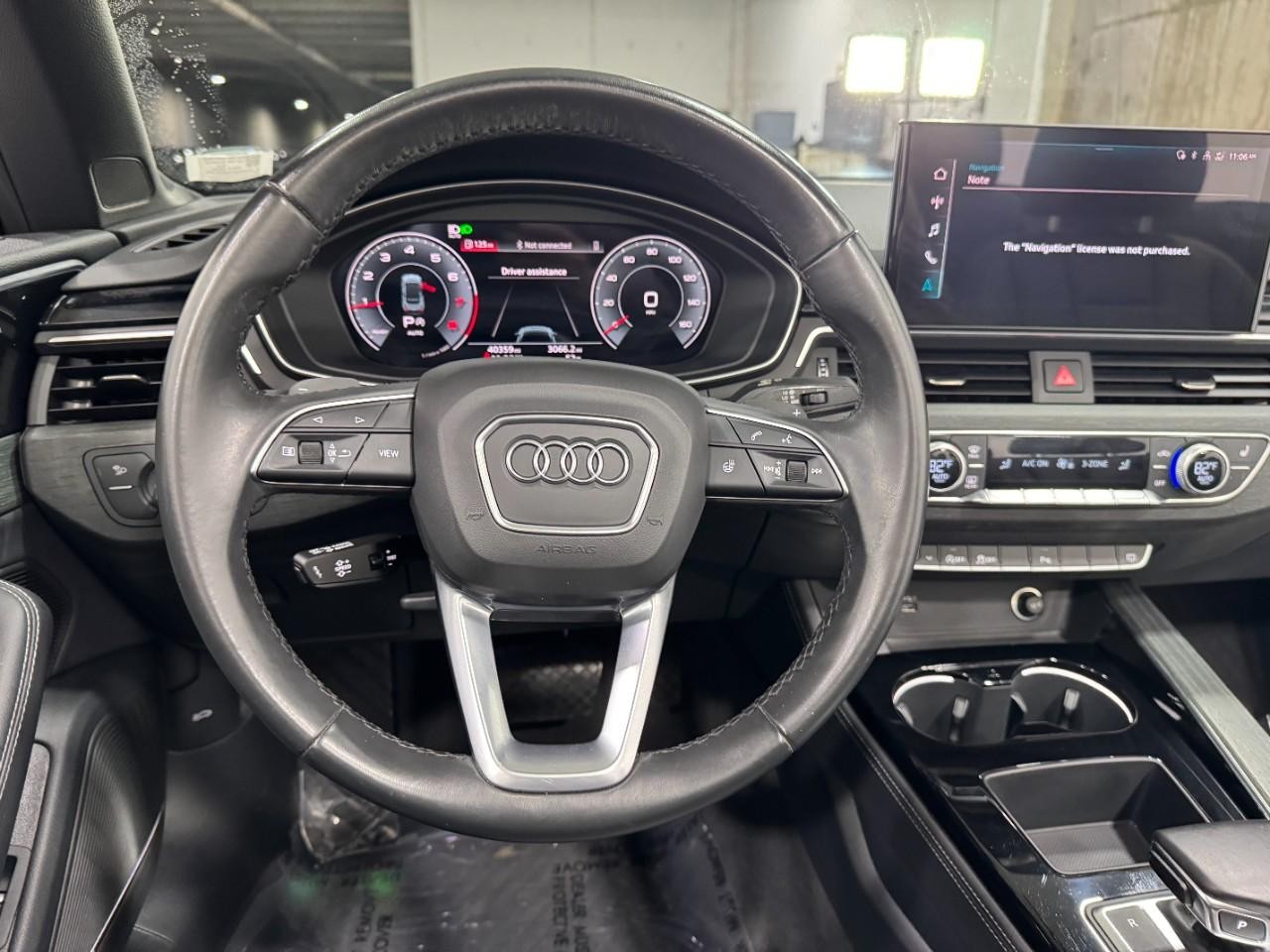 Audi A5 Cabriolet Vehicle Full-screen Gallery Image 13