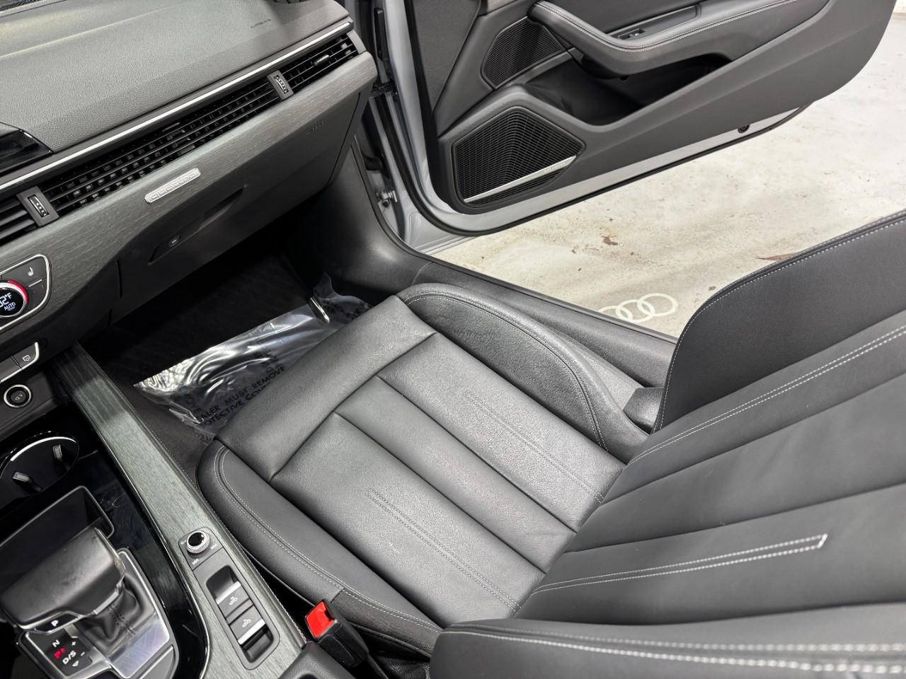 Audi A5 Cabriolet Vehicle Full-screen Gallery Image 17