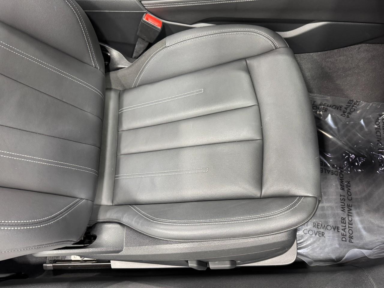 Audi A5 Cabriolet Vehicle Full-screen Gallery Image 19