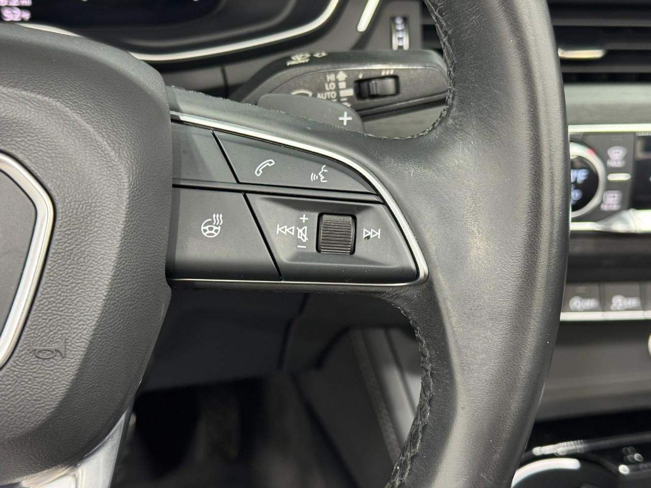 Audi A5 Cabriolet Vehicle Full-screen Gallery Image 33