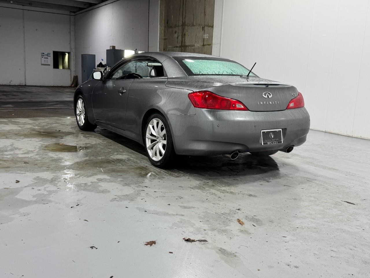 INFINITI G37 Convertible Vehicle Full-screen Gallery Image 3