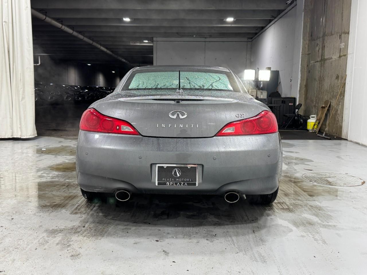 INFINITI G37 Convertible Vehicle Full-screen Gallery Image 9