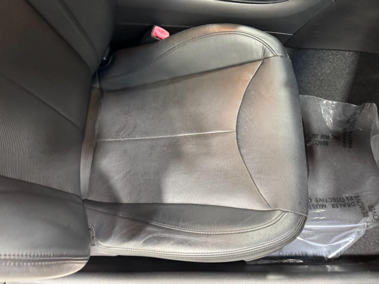 INFINITI G37 Convertible Vehicle Full-screen Gallery Image 18