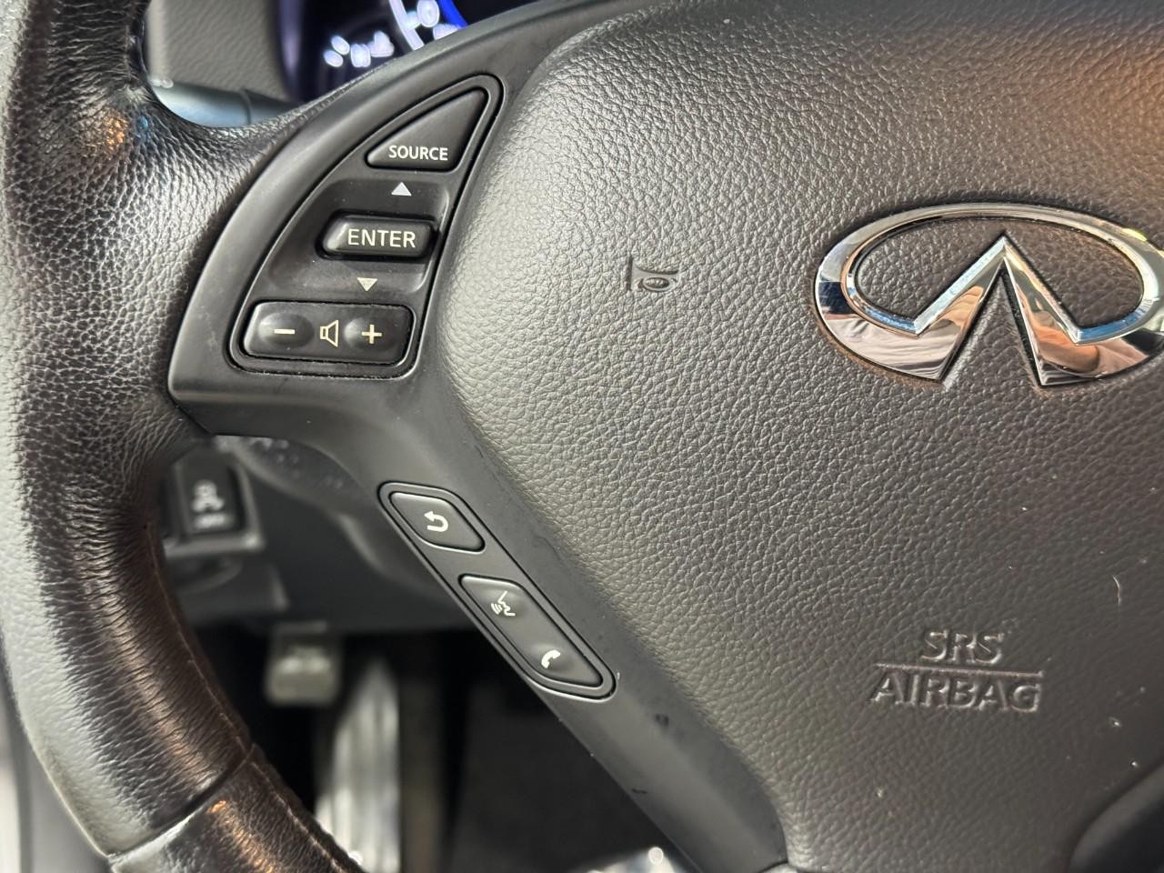 INFINITI G37 Convertible Vehicle Full-screen Gallery Image 28