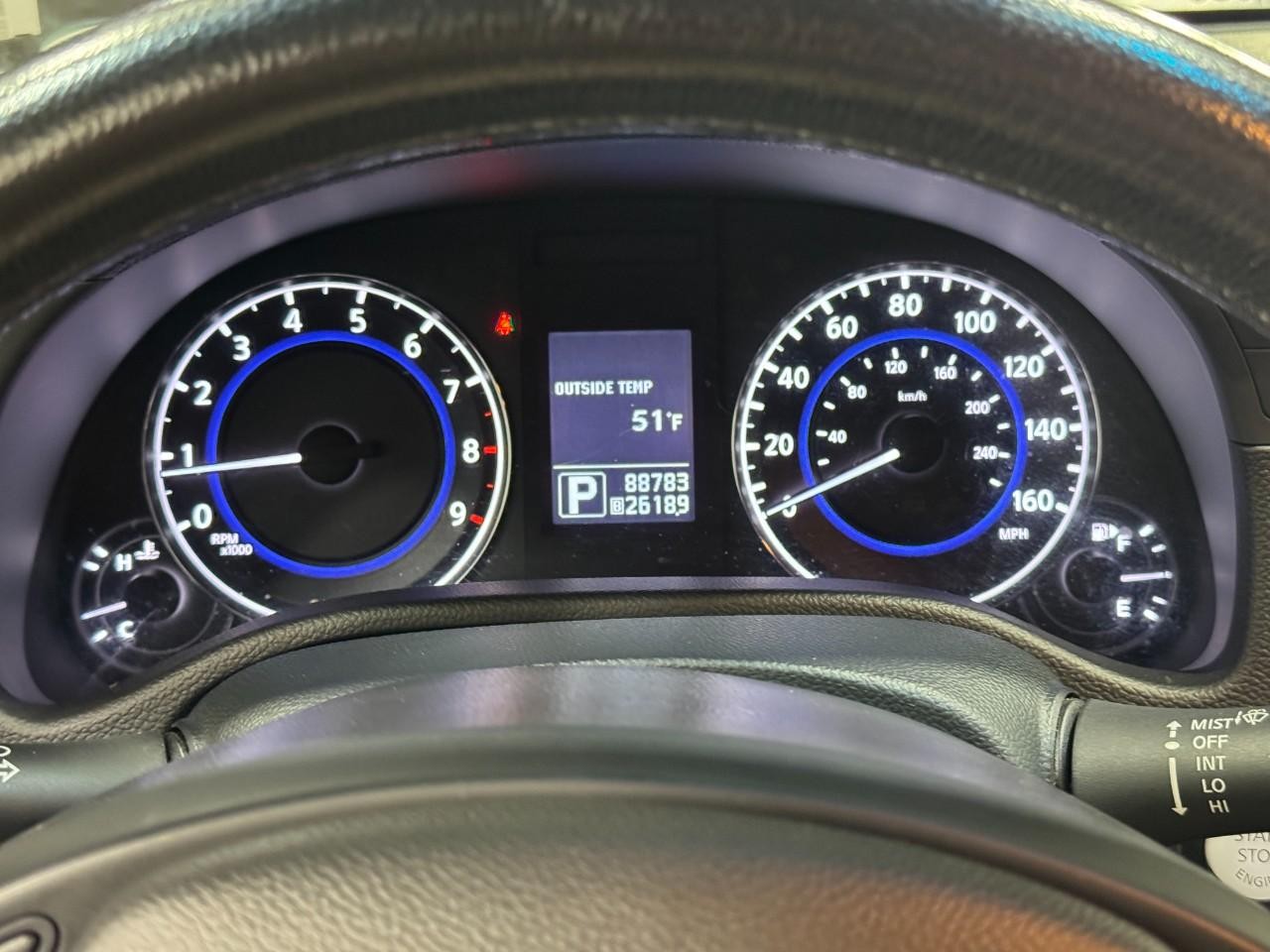 INFINITI G37 Convertible Vehicle Full-screen Gallery Image 30