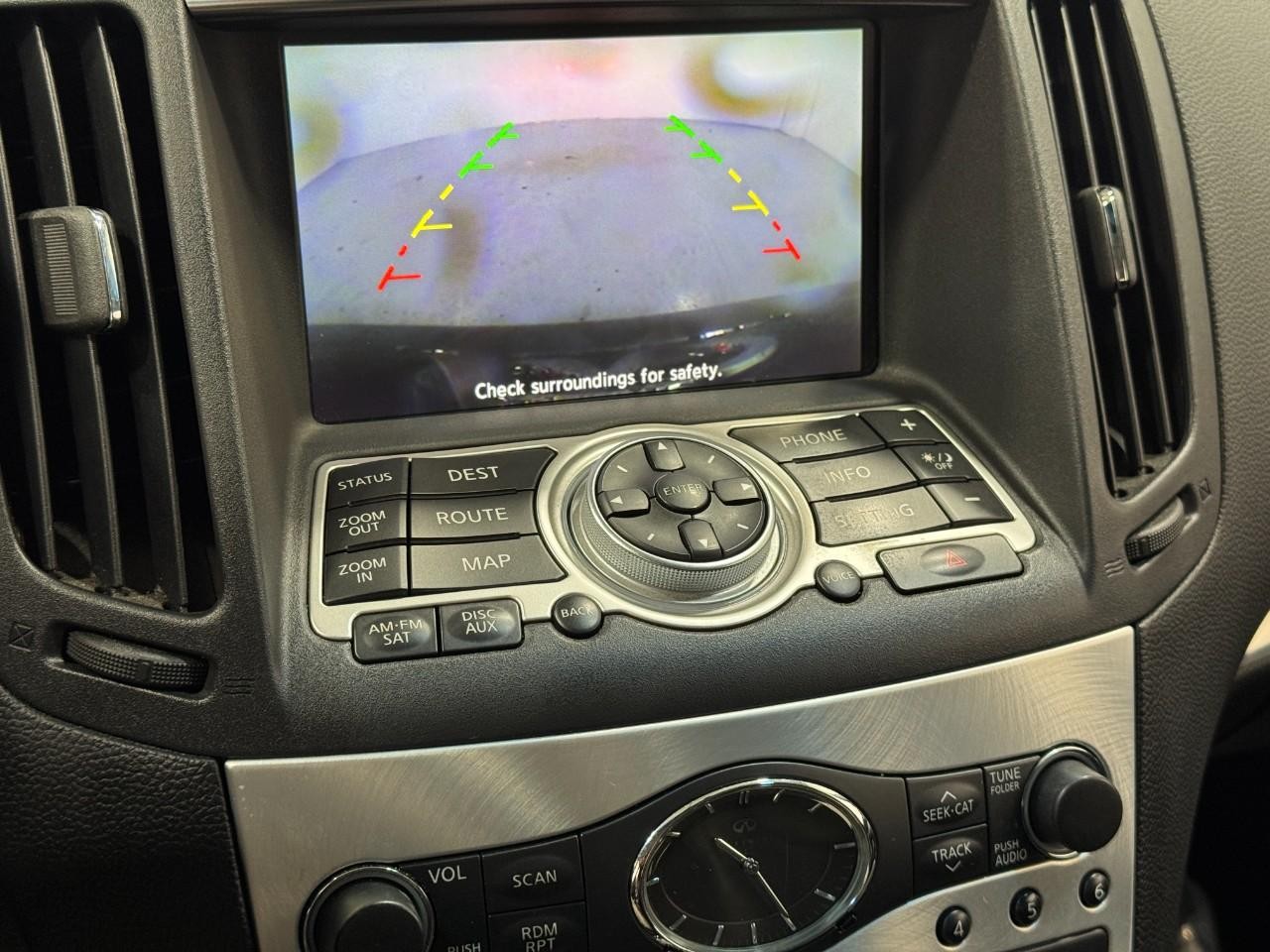 INFINITI G37 Convertible Vehicle Full-screen Gallery Image 31