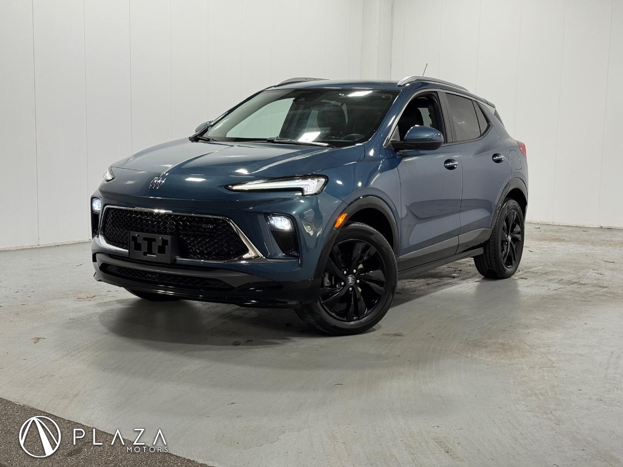 Buick Encore GX Vehicle Full-screen Gallery Image 01