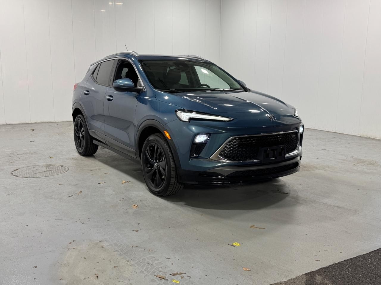 Buick Encore GX Vehicle Full-screen Gallery Image 06