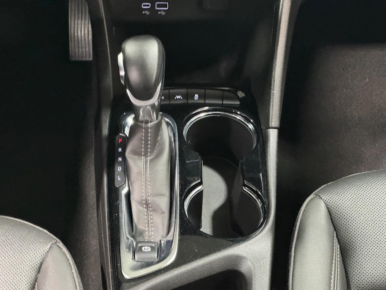 Buick Encore GX Vehicle Full-screen Gallery Image 15