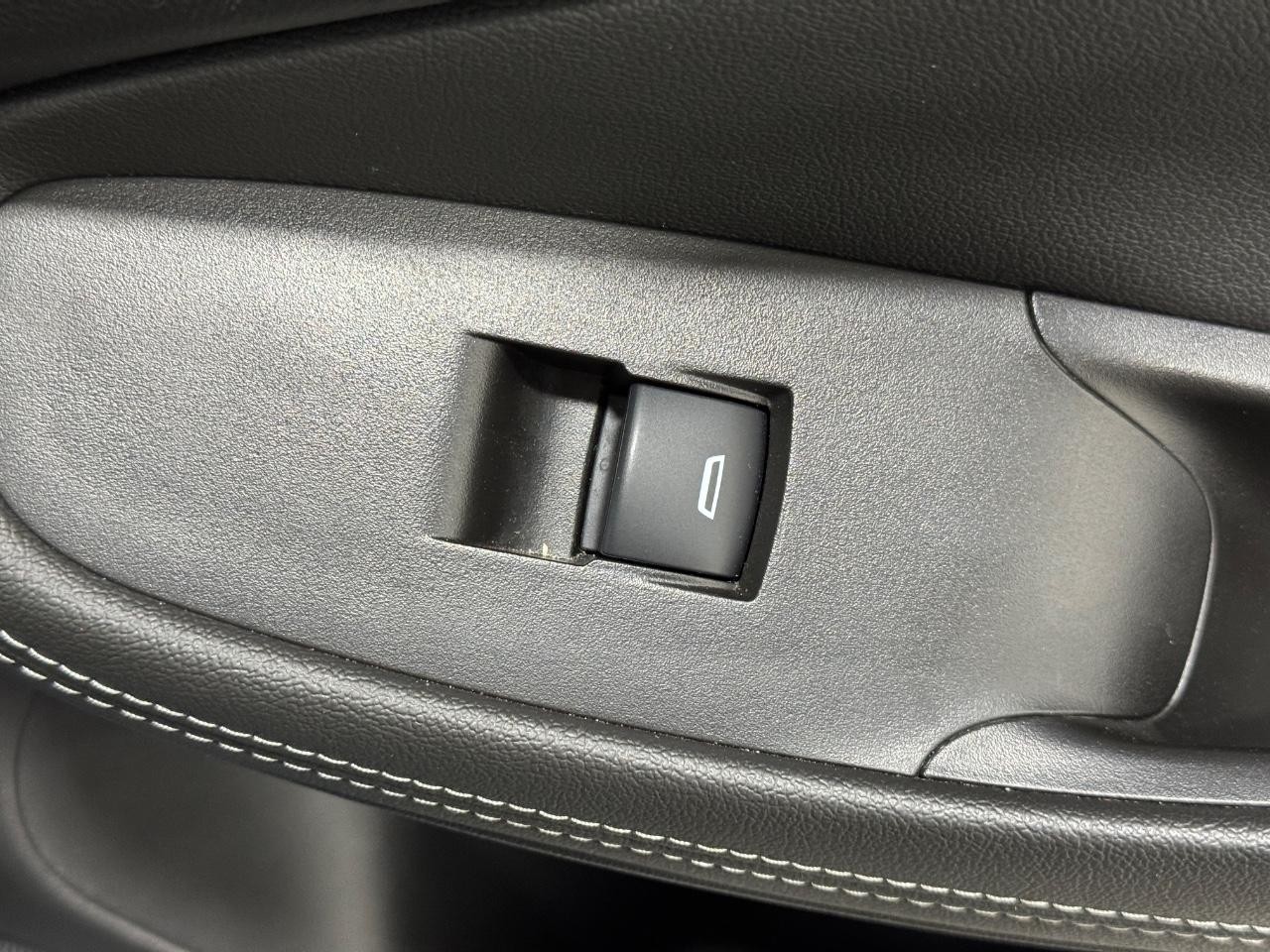 Buick Encore GX Vehicle Full-screen Gallery Image 21