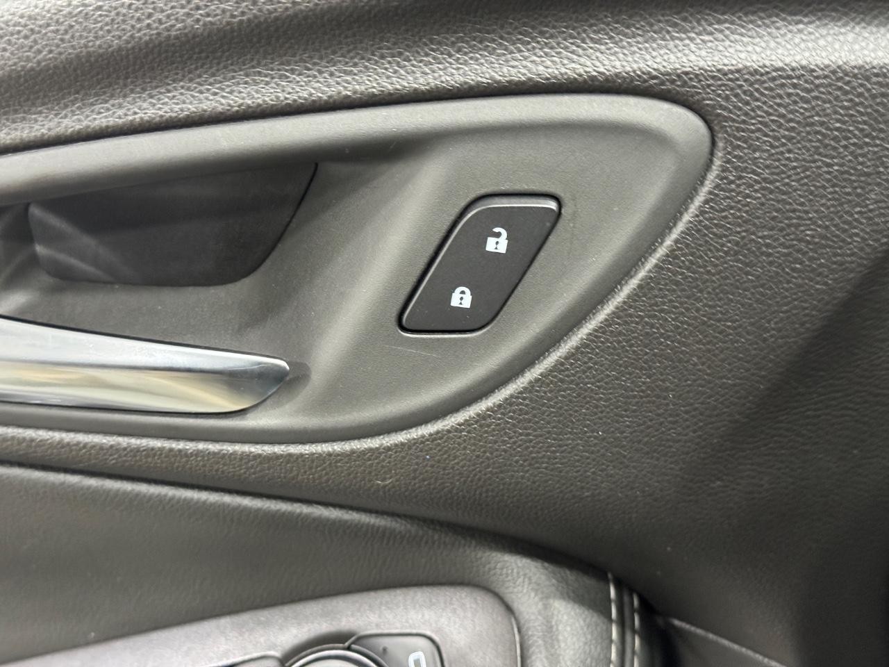 Buick Encore GX Vehicle Full-screen Gallery Image 22