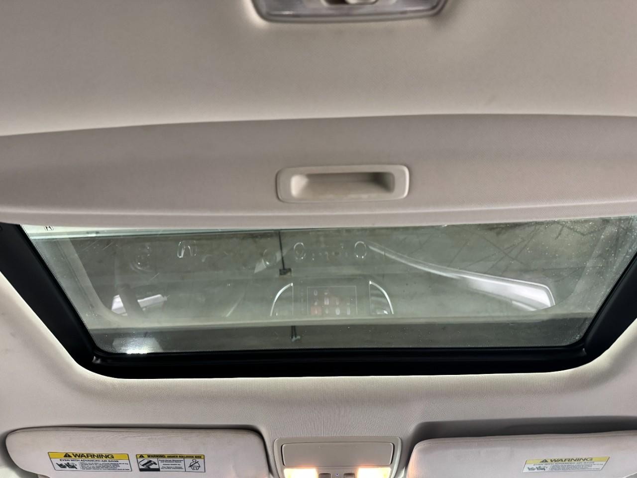 Honda CR-V Vehicle Full-screen Gallery Image 11