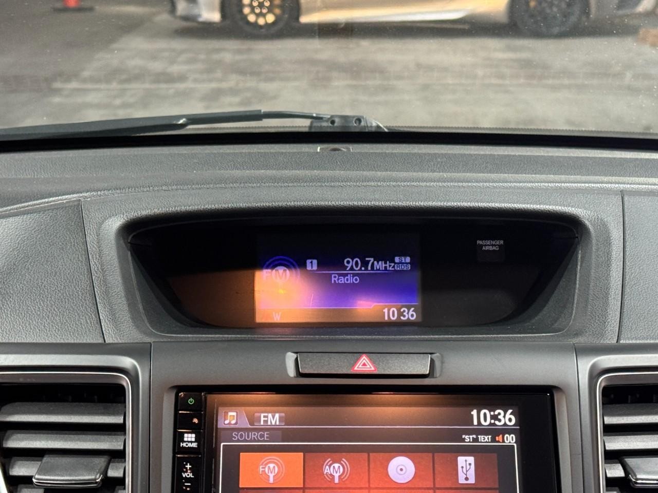 Honda CR-V Vehicle Full-screen Gallery Image 14