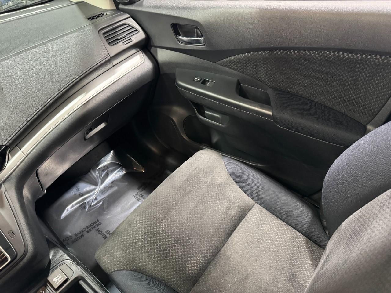 Honda CR-V Vehicle Full-screen Gallery Image 17