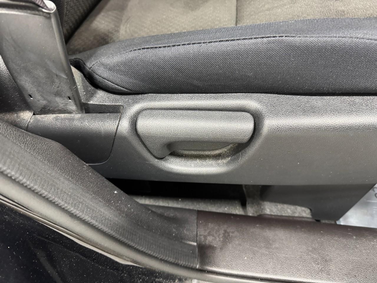 Honda CR-V Vehicle Full-screen Gallery Image 20