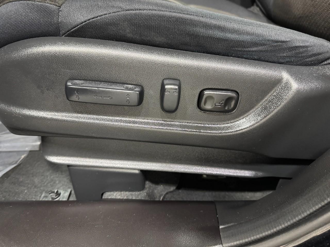 Honda CR-V Vehicle Full-screen Gallery Image 25