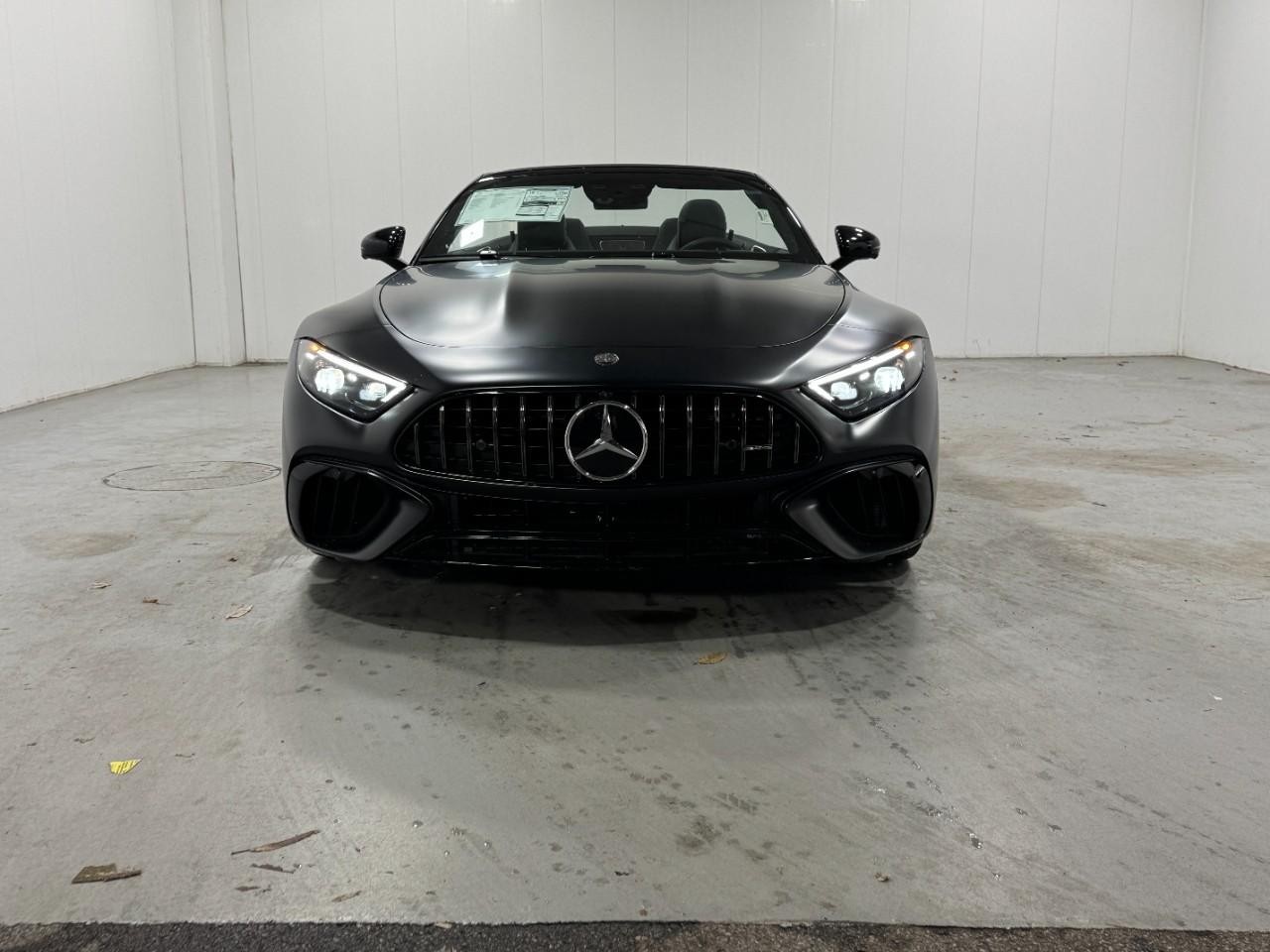 Mercedes-Benz SL Vehicle Full-screen Gallery Image 7