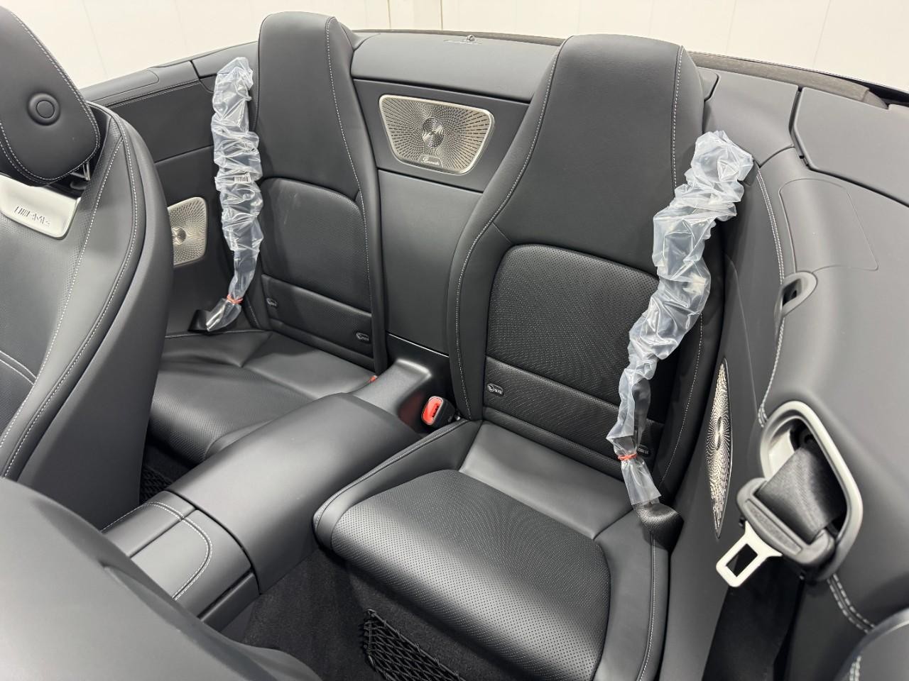 Mercedes-Benz SL Vehicle Full-screen Gallery Image 8