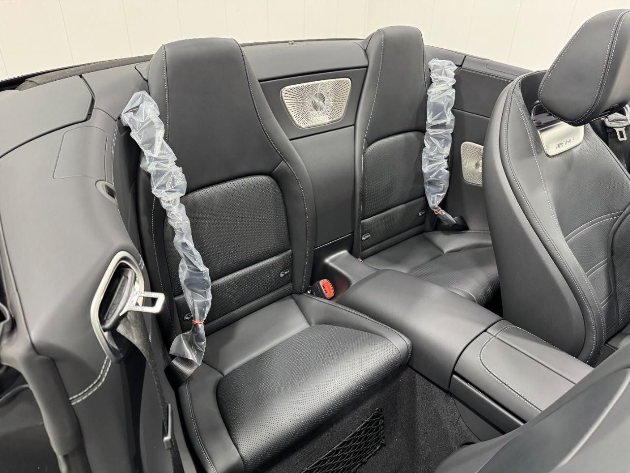 Mercedes-Benz SL Vehicle Full-screen Gallery Image 10