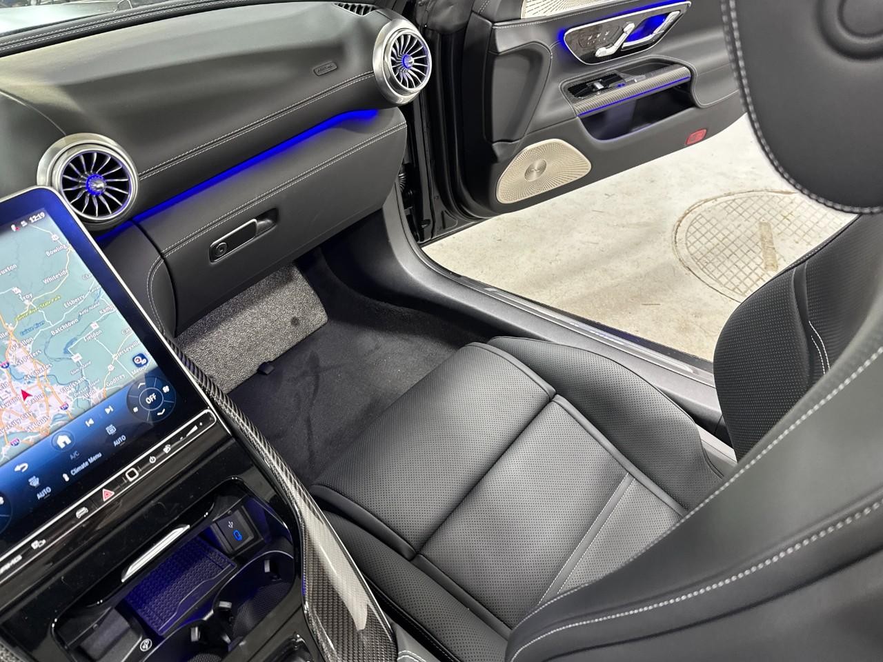 Mercedes-Benz SL Vehicle Full-screen Gallery Image 14