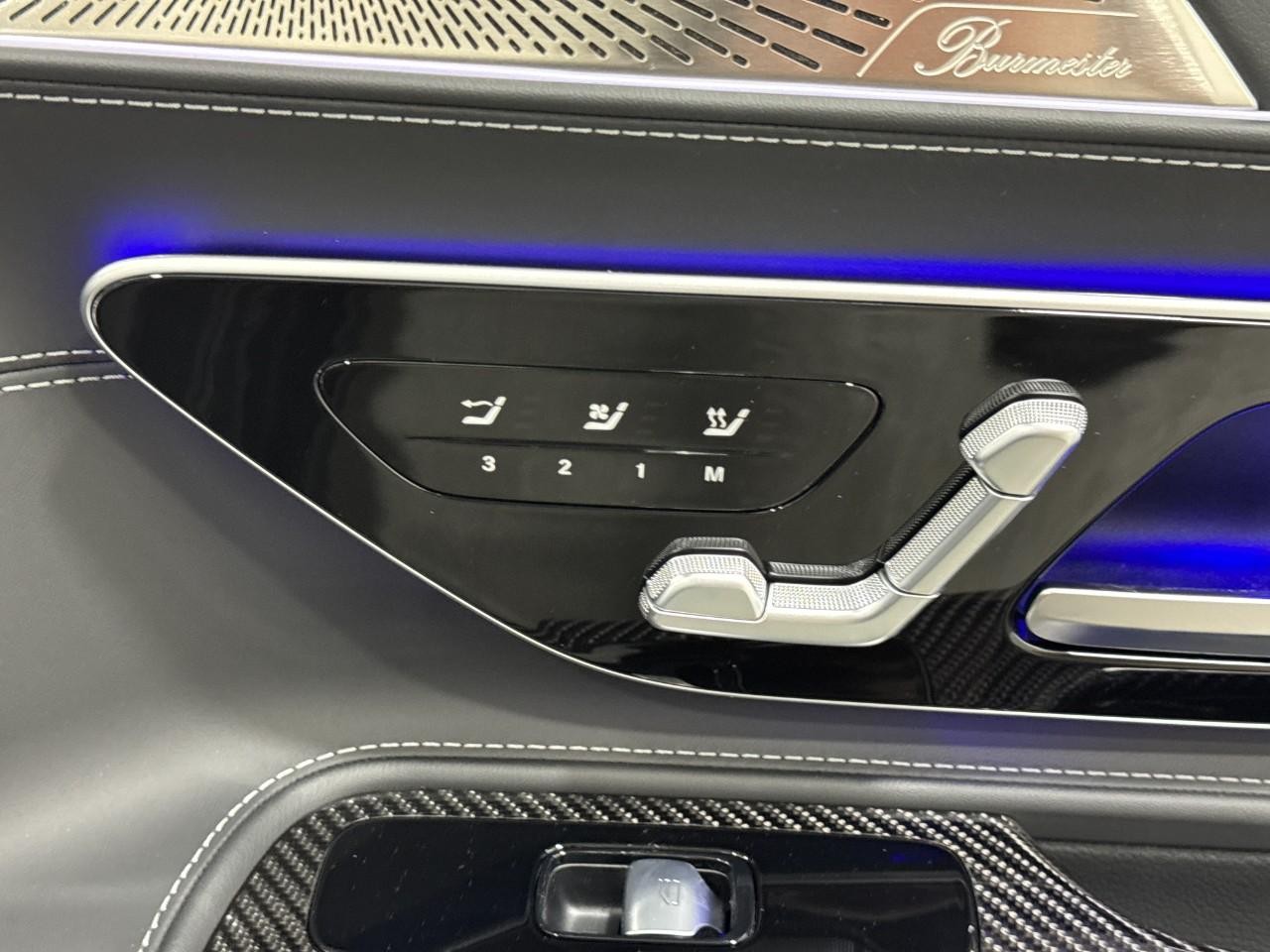 Mercedes-Benz SL Vehicle Full-screen Gallery Image 17