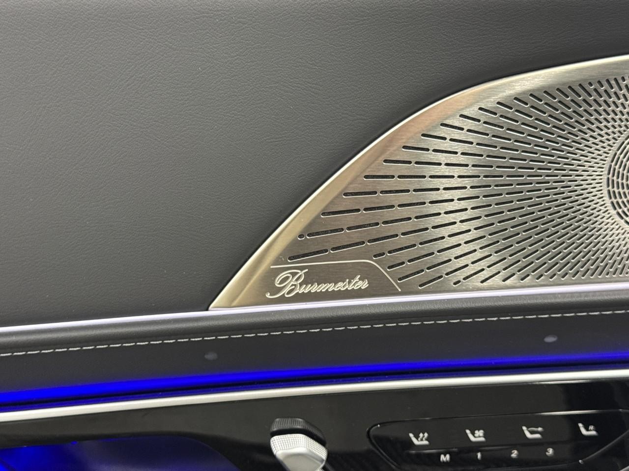 Mercedes-Benz SL Vehicle Full-screen Gallery Image 20