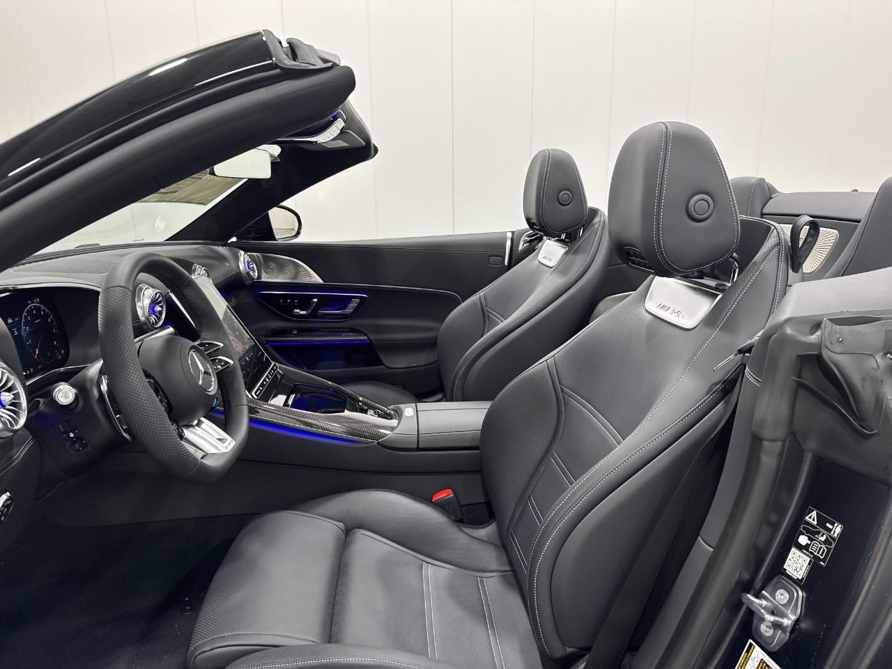 Mercedes-Benz SL Vehicle Full-screen Gallery Image 25