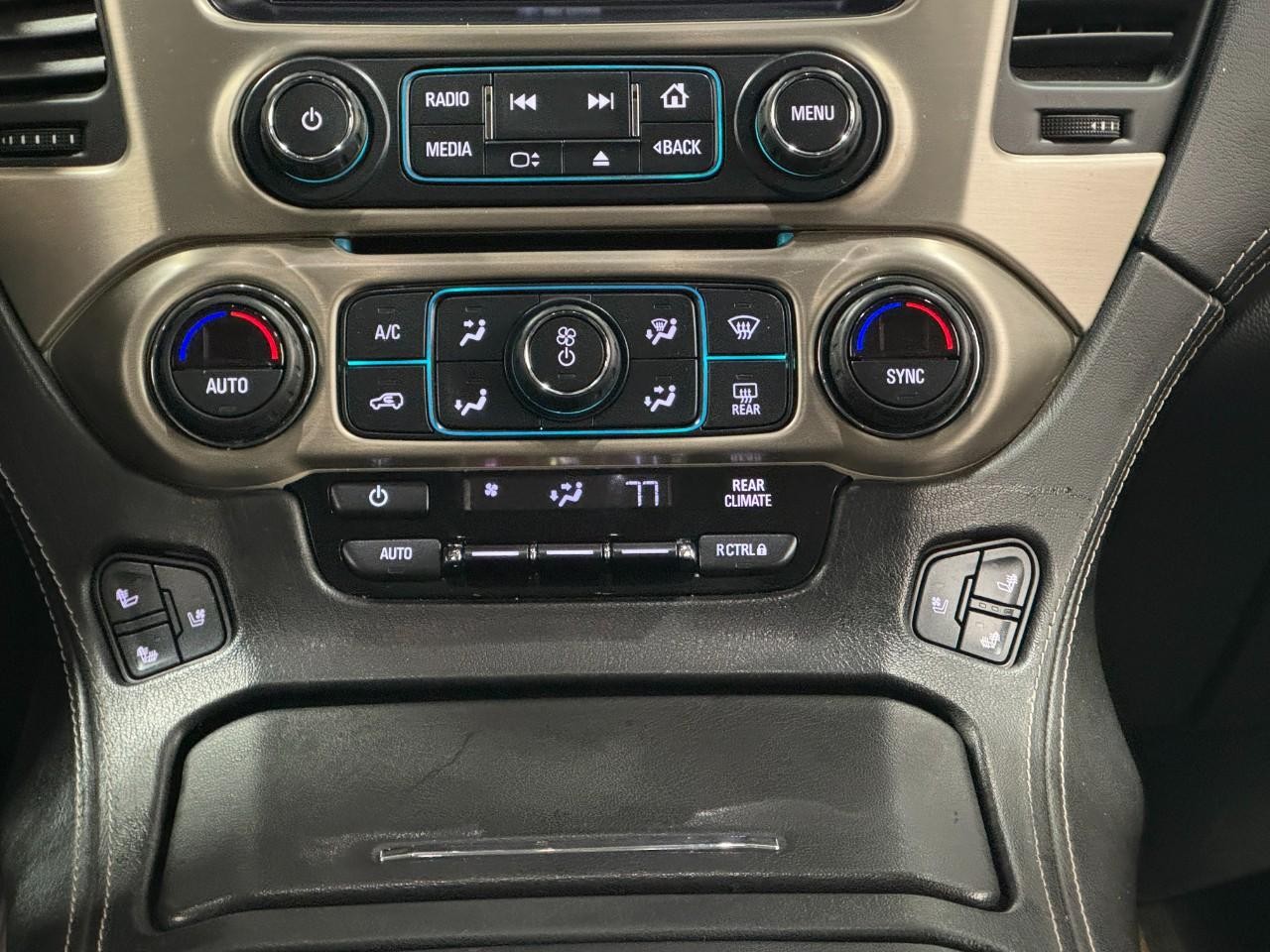 GMC Yukon Vehicle Full-screen Gallery Image 19