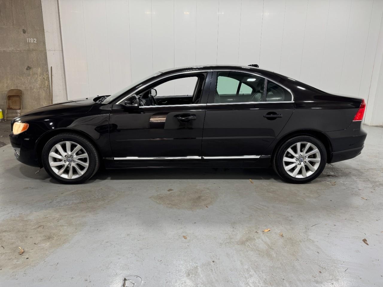 Volvo S80 Vehicle Full-screen Gallery Image 2