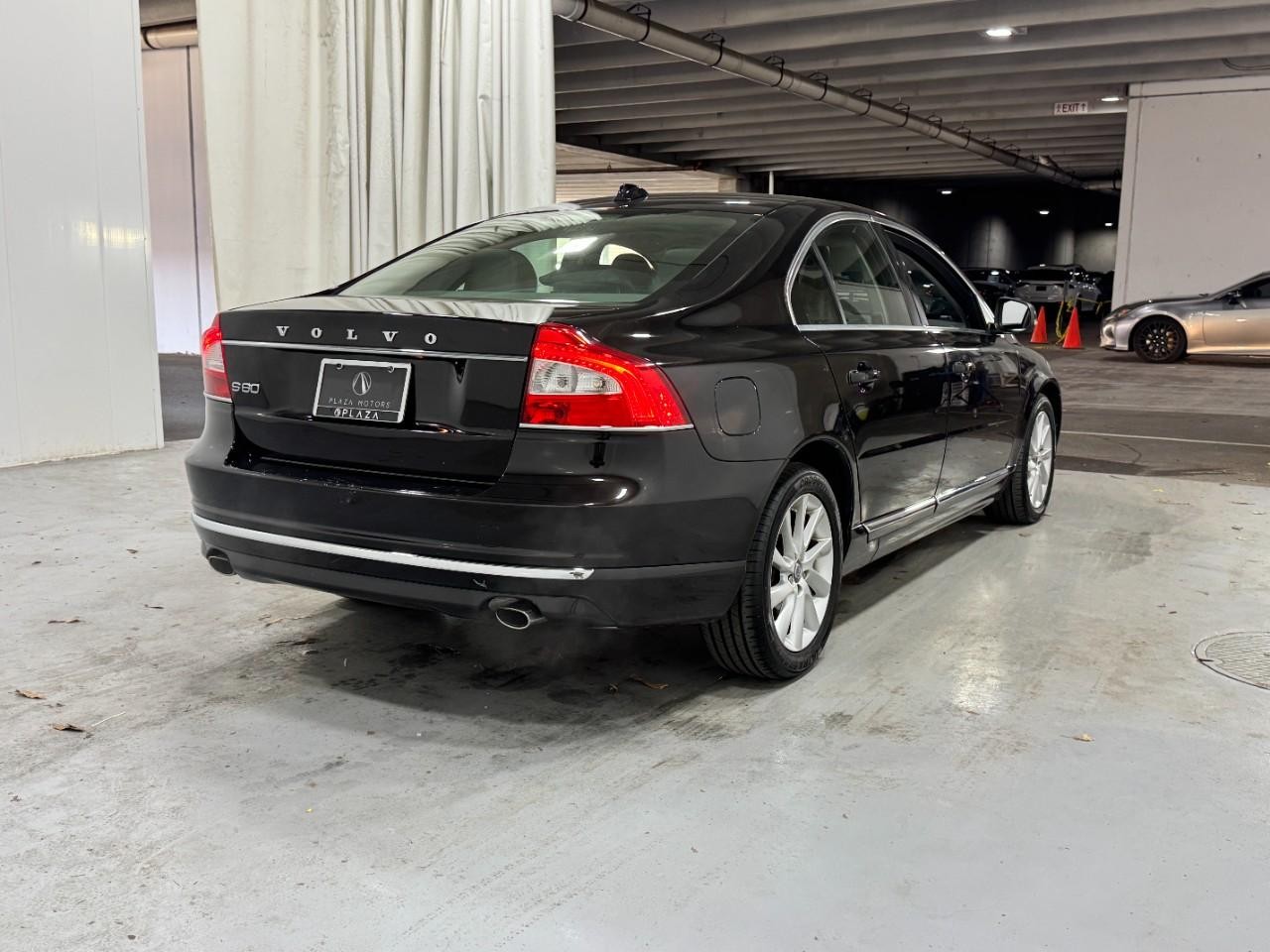 Volvo S80 Vehicle Full-screen Gallery Image 4