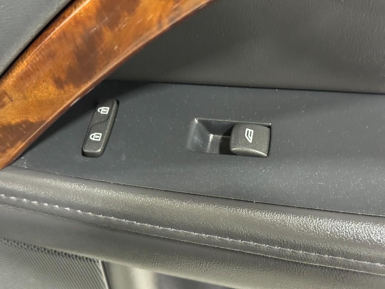 Volvo S80 Vehicle Full-screen Gallery Image 21