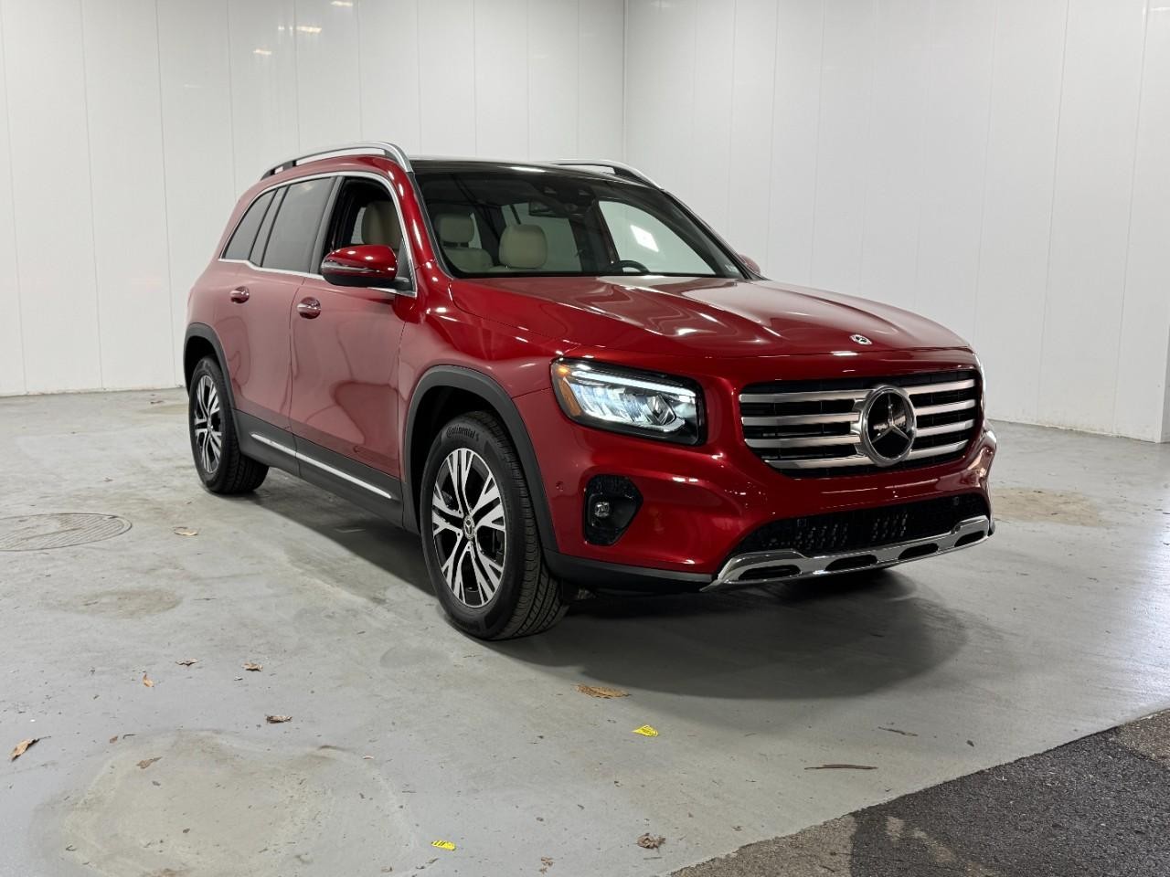 Mercedes-Benz GLB Vehicle Full-screen Gallery Image 6
