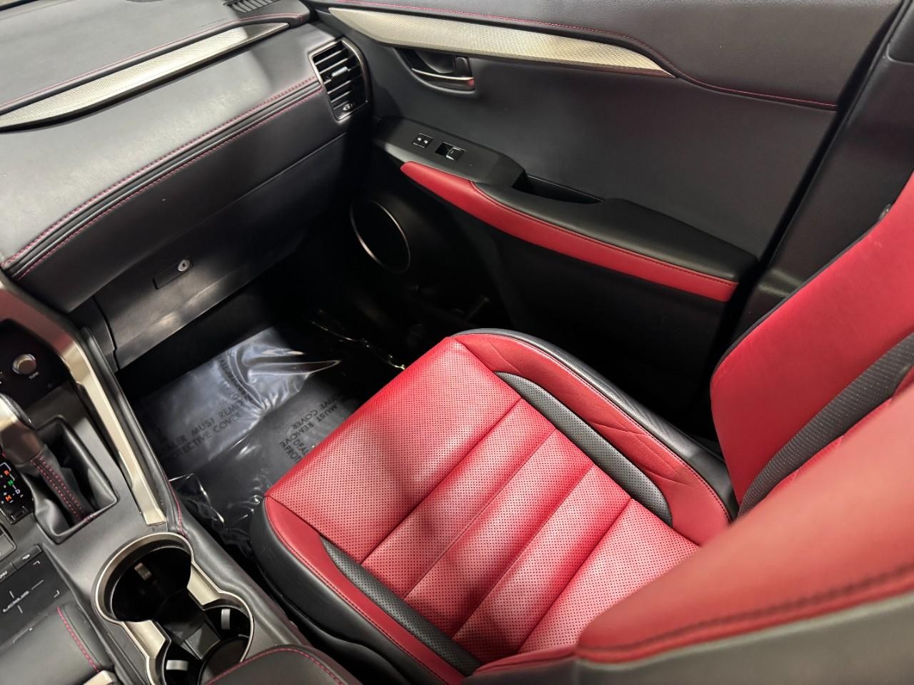 Lexus NX Vehicle Full-screen Gallery Image 17