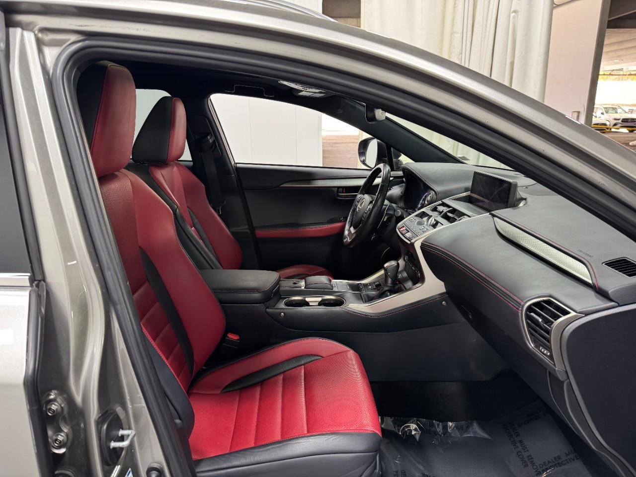 Lexus NX Vehicle Full-screen Gallery Image 18