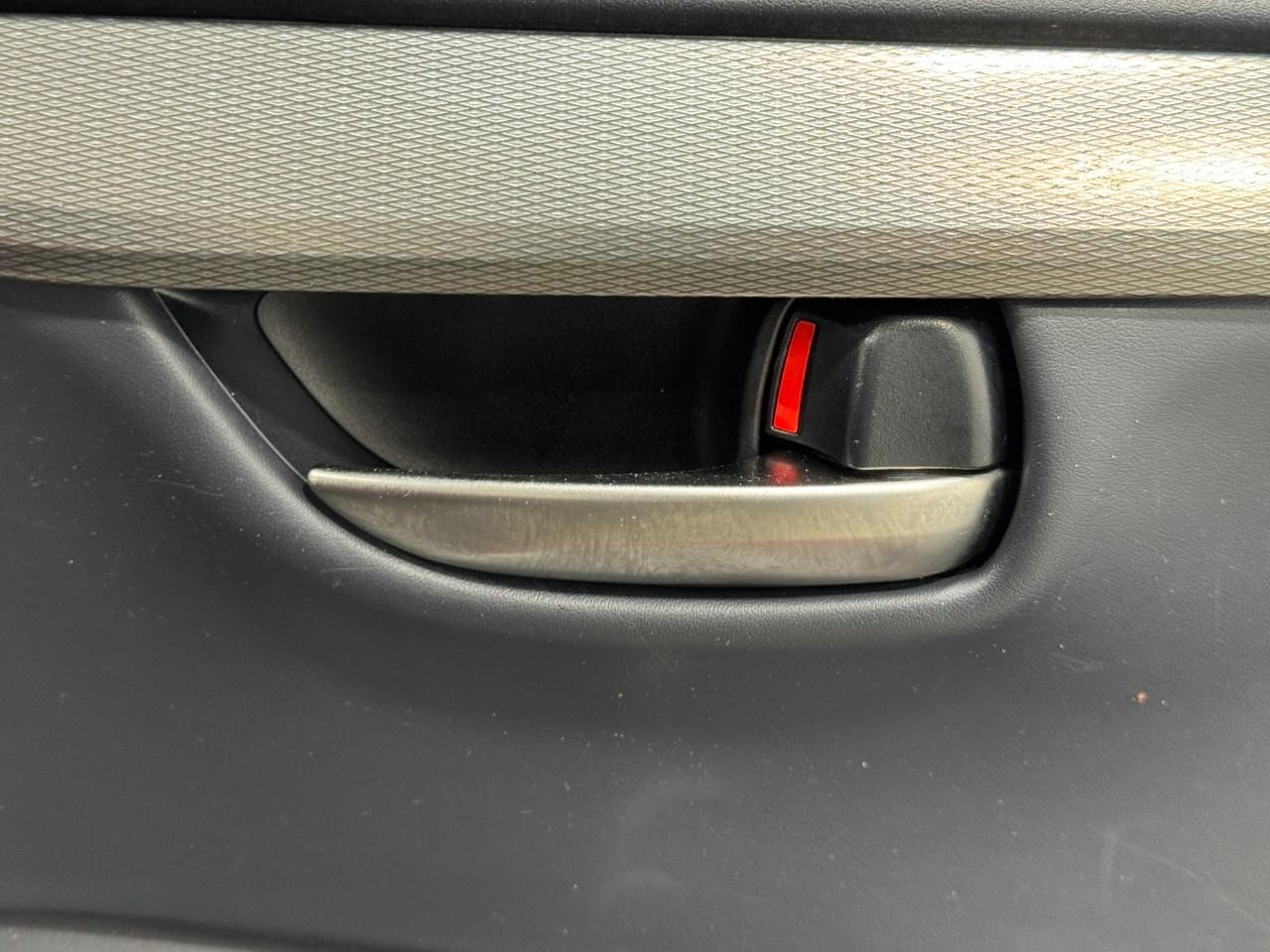 Lexus NX Vehicle Full-screen Gallery Image 21