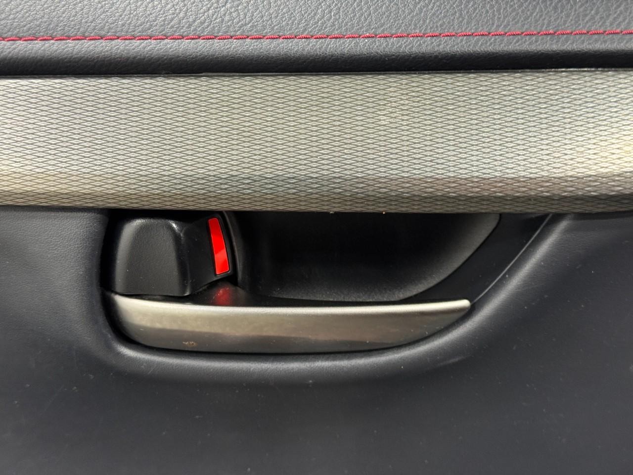 Lexus NX Vehicle Full-screen Gallery Image 23