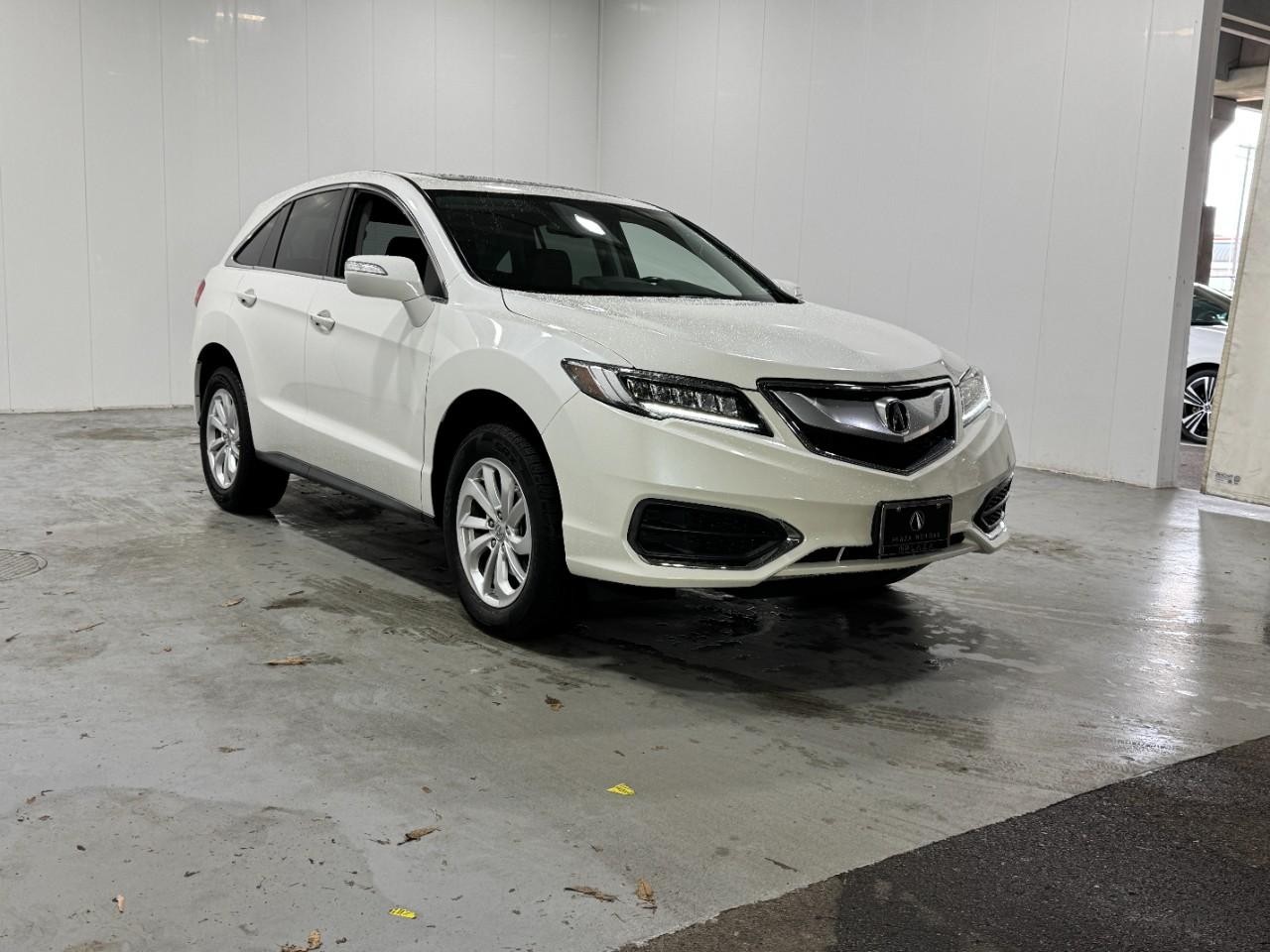 Acura RDX Vehicle Full-screen Gallery Image 6