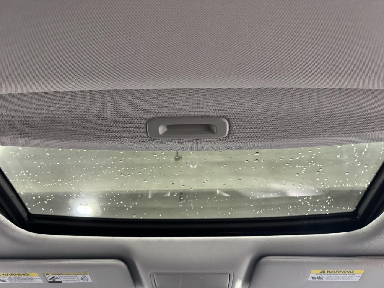 Acura RDX Vehicle Full-screen Gallery Image 11