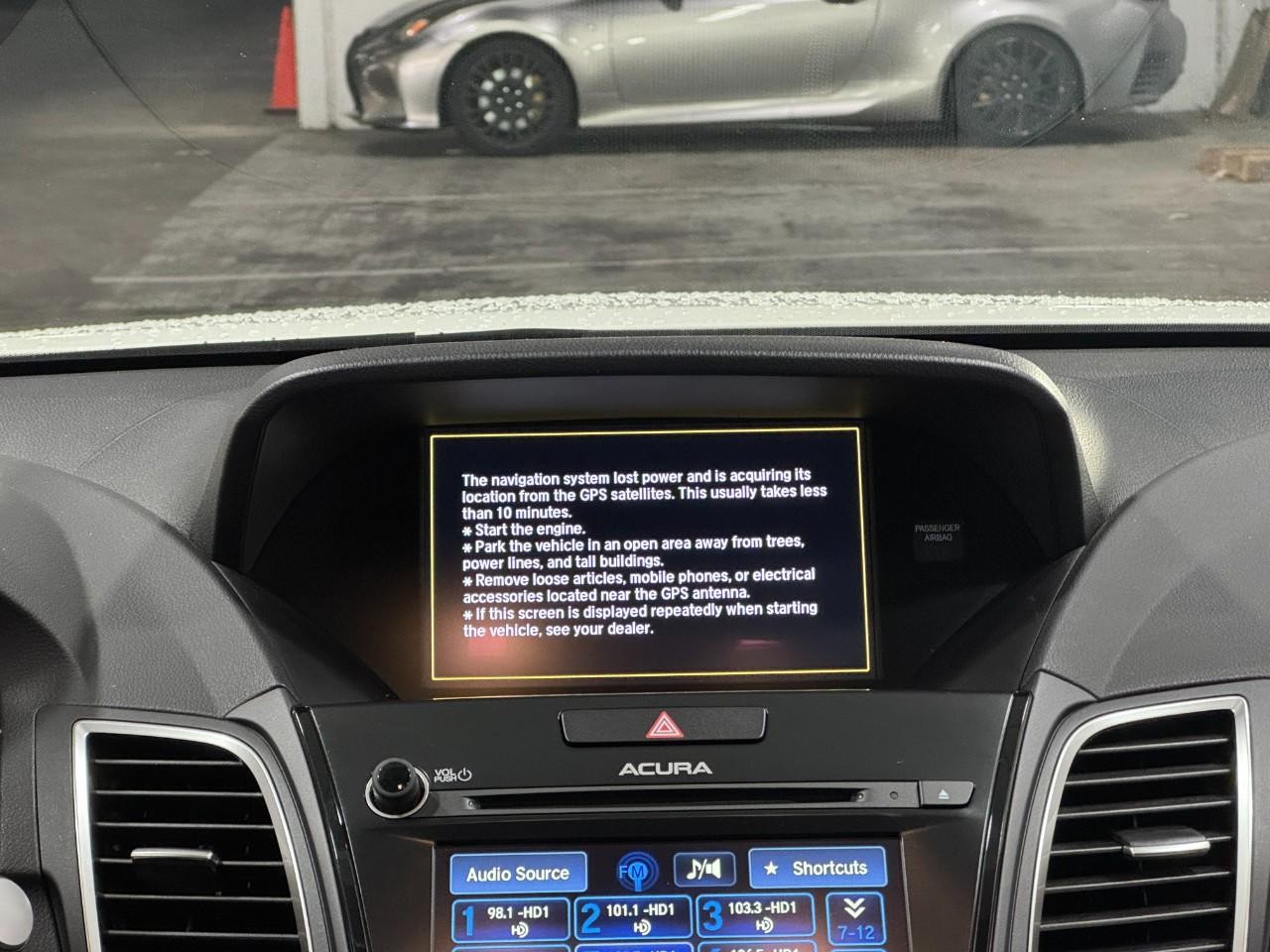 Acura RDX Vehicle Full-screen Gallery Image 14