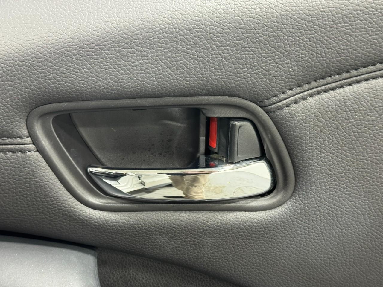 Acura RDX Vehicle Full-screen Gallery Image 21