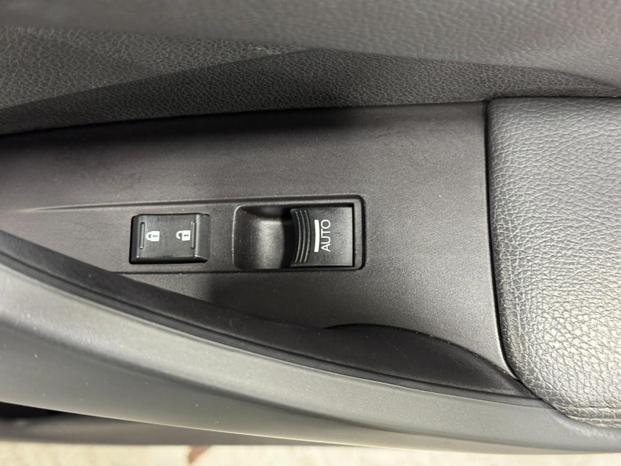 Acura RDX Vehicle Full-screen Gallery Image 22