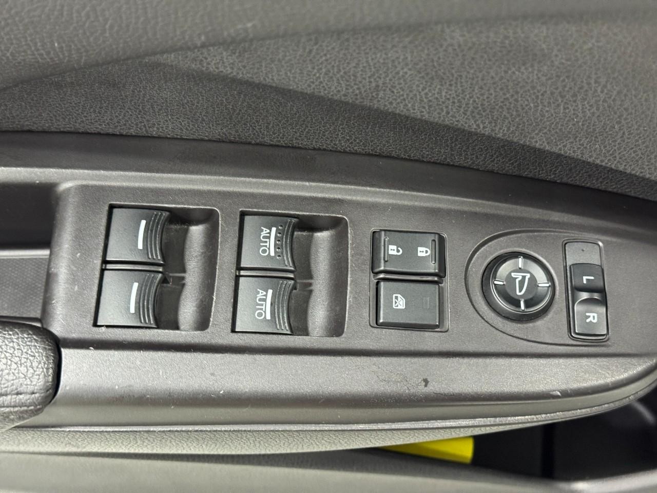 Acura RDX Vehicle Full-screen Gallery Image 24