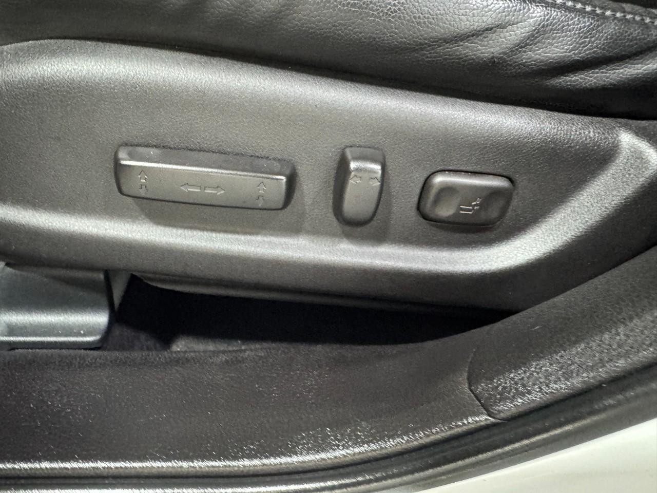 Acura RDX Vehicle Full-screen Gallery Image 27