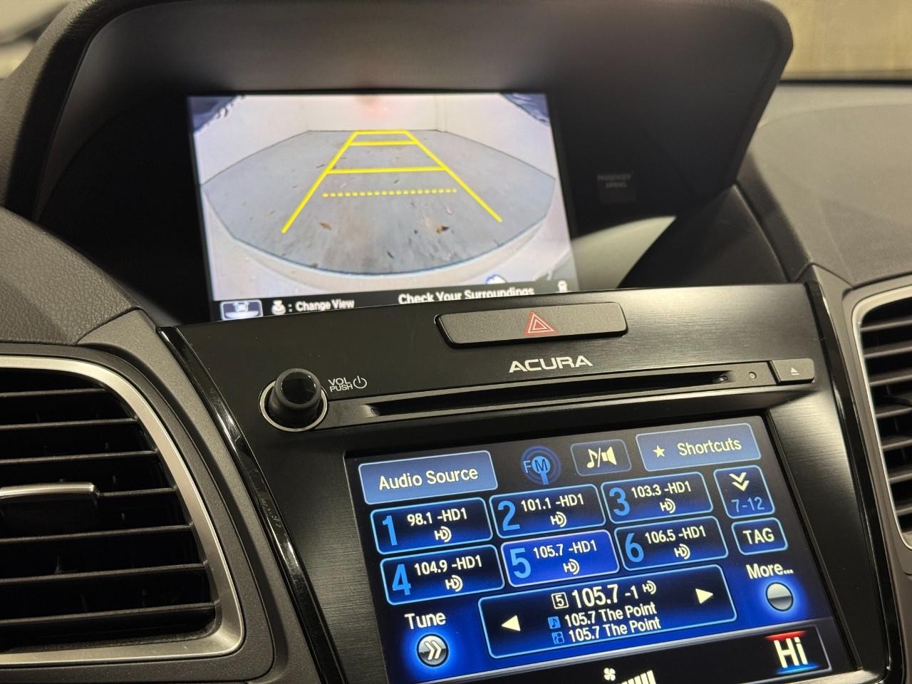 Acura RDX Vehicle Full-screen Gallery Image 32