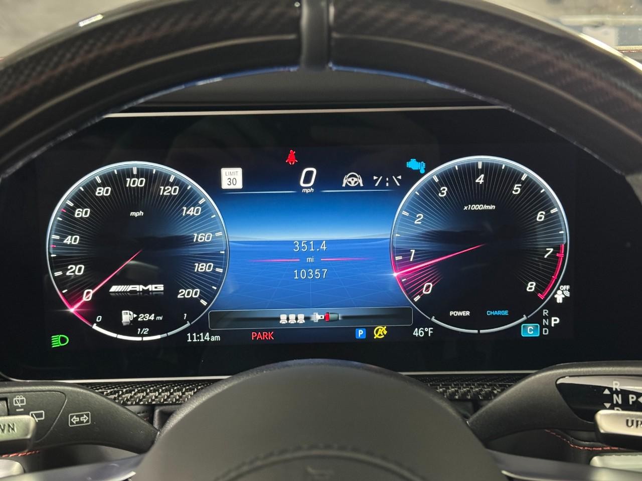 Mercedes-Benz G-Class Vehicle Full-screen Gallery Image 31