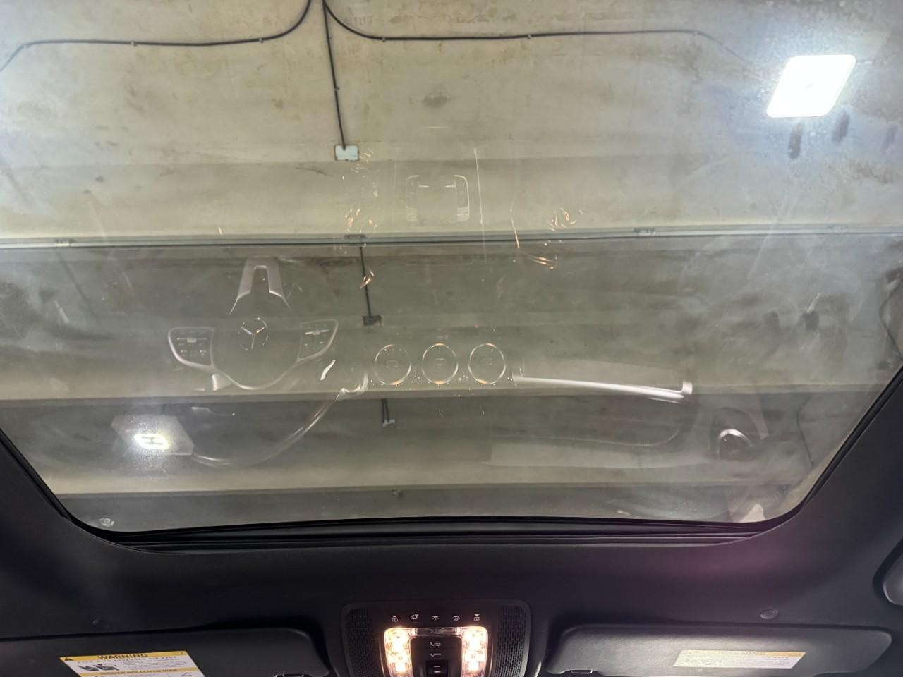 Mercedes-Benz GLB Vehicle Full-screen Gallery Image 11