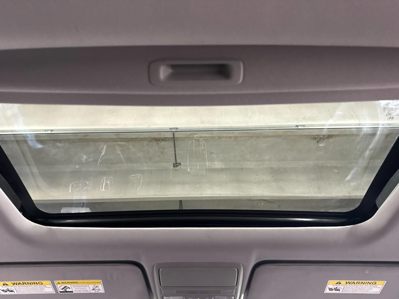 Honda CR-V Vehicle Full-screen Gallery Image 11