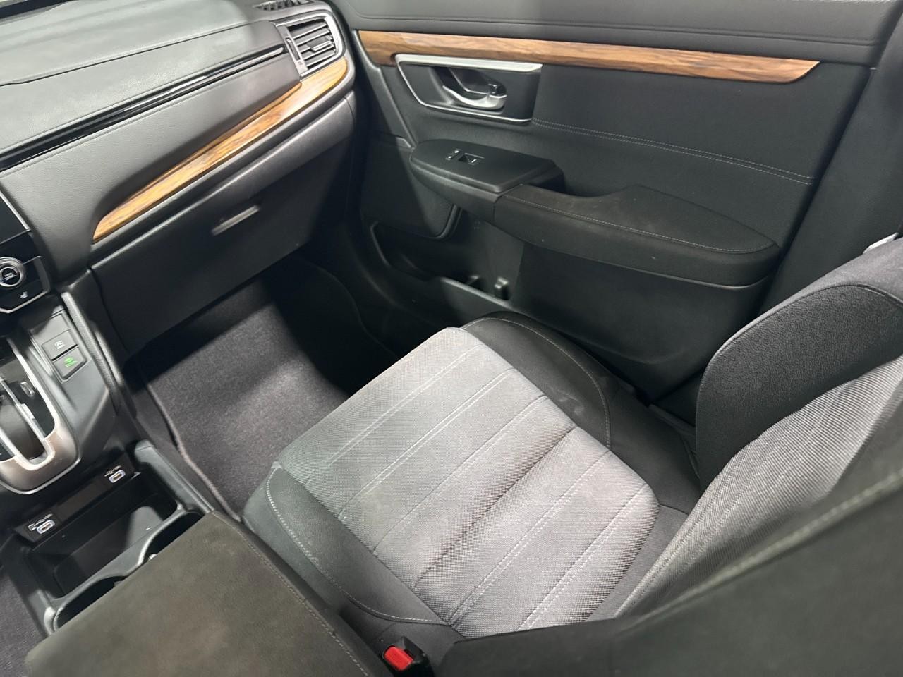 Honda CR-V Vehicle Full-screen Gallery Image 16