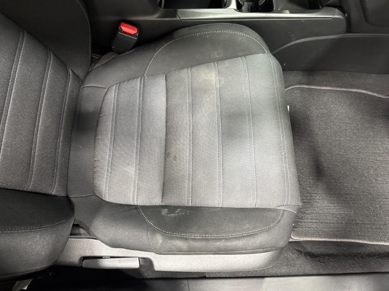 Honda CR-V Vehicle Full-screen Gallery Image 18